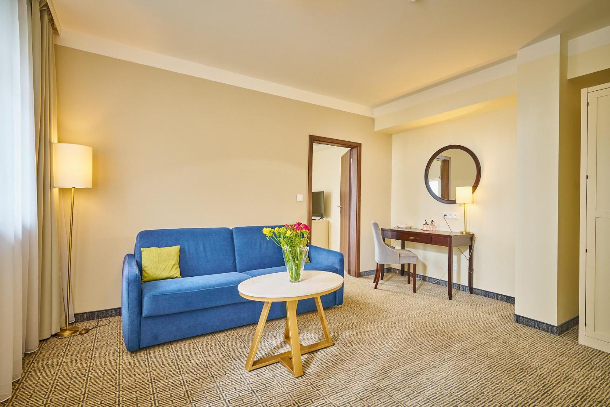 Wellness Hotel Queens Marianske Lazne Exterior photo