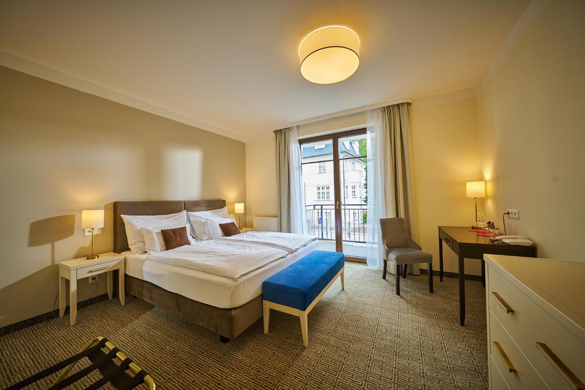 Wellness Hotel Queens Marianske Lazne Exterior photo